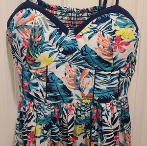 Pretty "tropical" dress